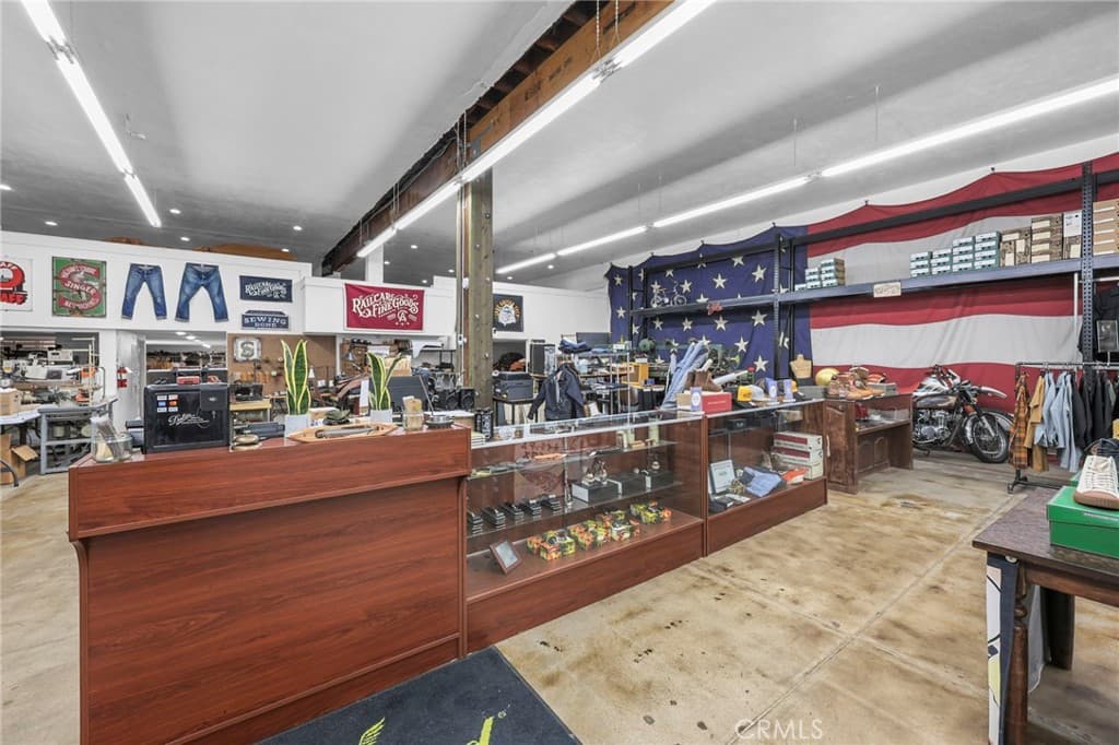 Commercial at 10640 Main Street, El Monte — photo 12 of 12