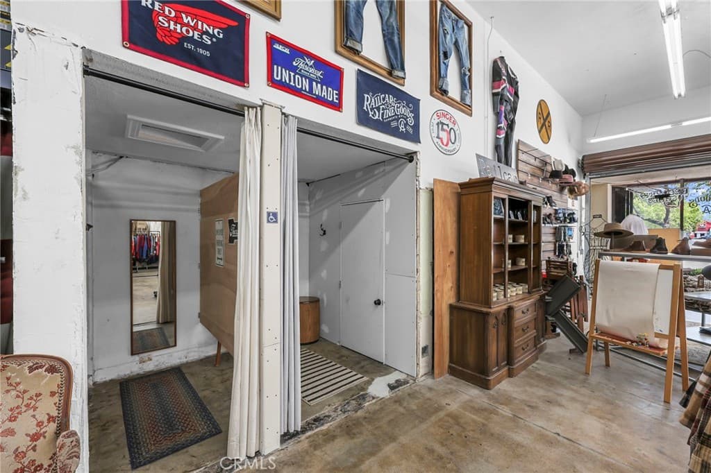 Commercial at 10640 Main Street, El Monte — photo 10 of 12