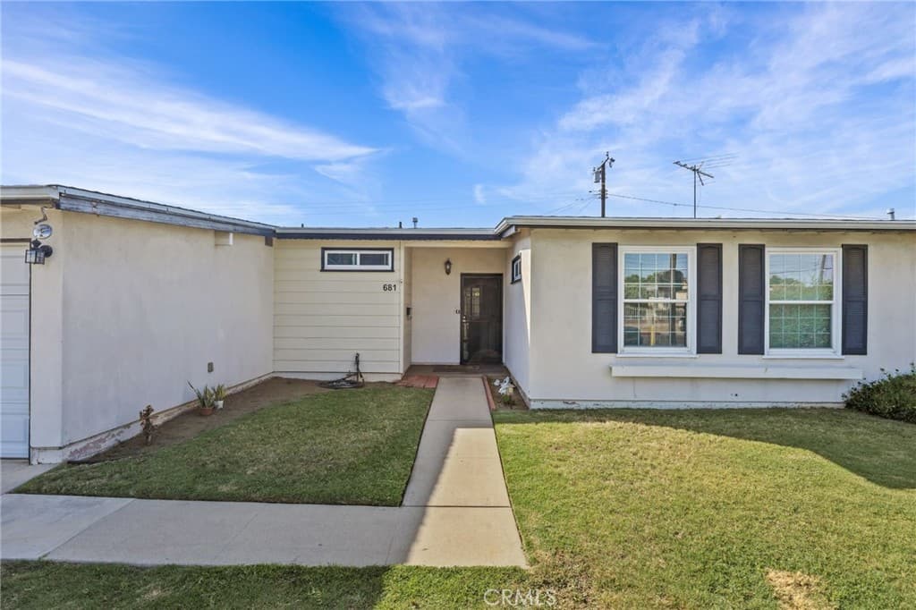 Home at 681 Van Wig, La Puente — photo 2 of 12