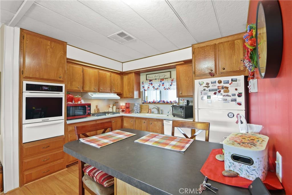 Home at 840 E Foothill Boulevard 180, Azusa — photo 8 of 12
