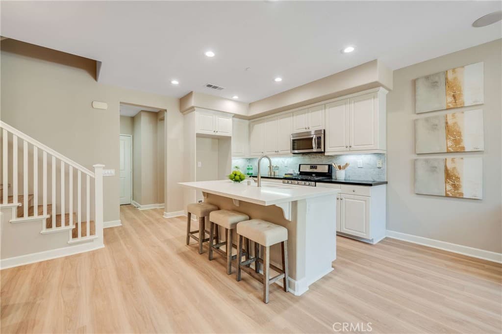 Condo at 870 E Mountain Way C, Azusa — photo 11 of 12