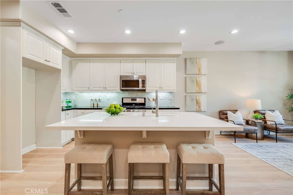 Condo at 870 E Mountain Way C, Azusa — photo 12 of 12