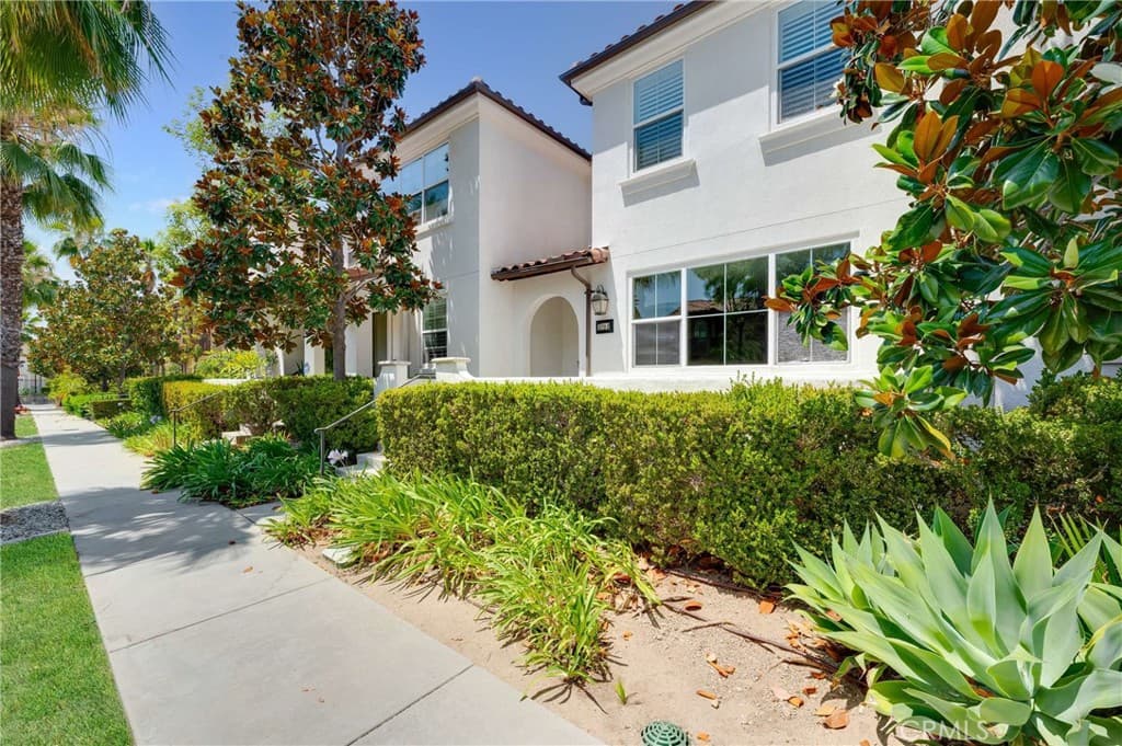Condo at 870 E Mountain Way C, Azusa — photo 3 of 12