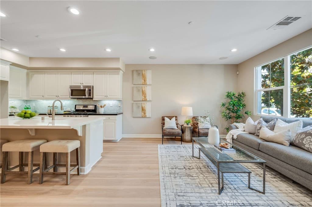 Condo at 870 E Mountain Way C, Azusa — photo 5 of 12