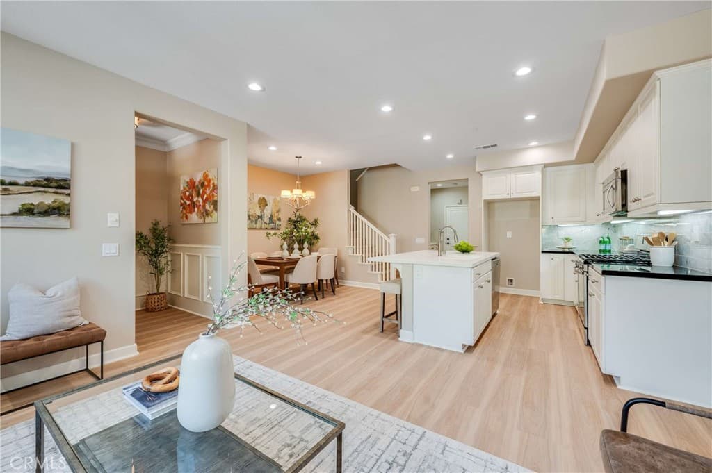Condo at 870 E Mountain Way C, Azusa — photo 9 of 12