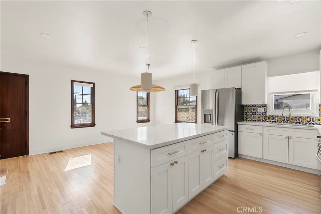 Home at 433 W Arrow, Claremont — photo 6 of 12