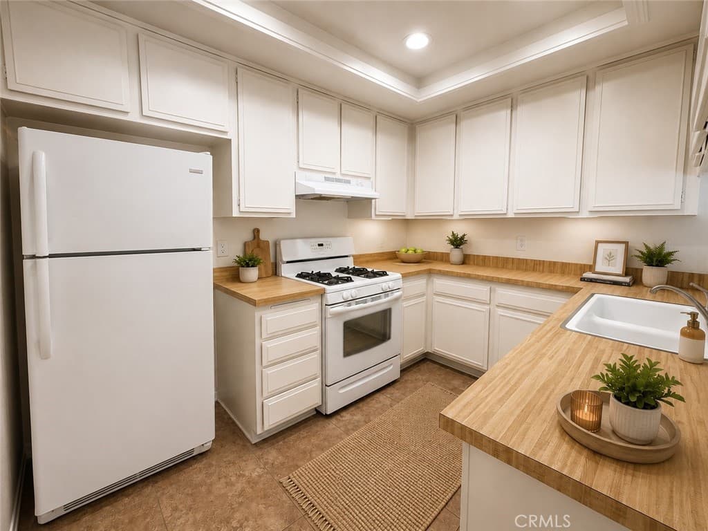 Townhouse at 1251 Bonnie Glen, San Dimas — photo 9 of 12