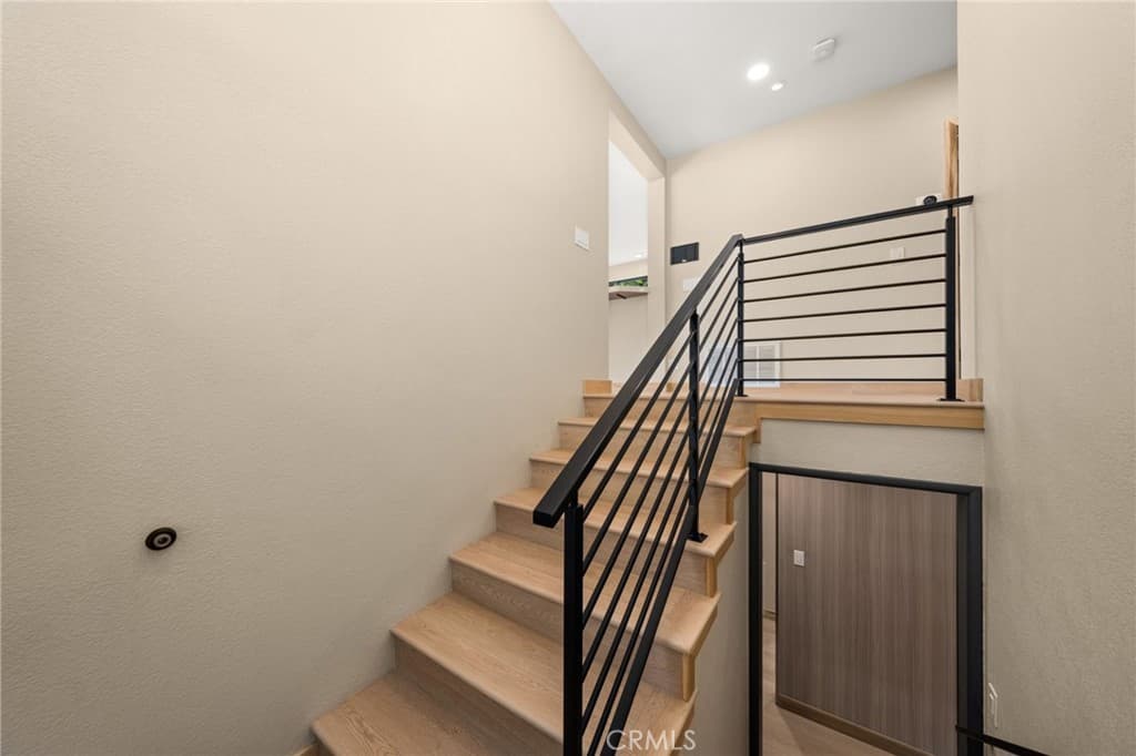 Home at 325 N Madison Avenue, Monrovia — photo 11 of 12