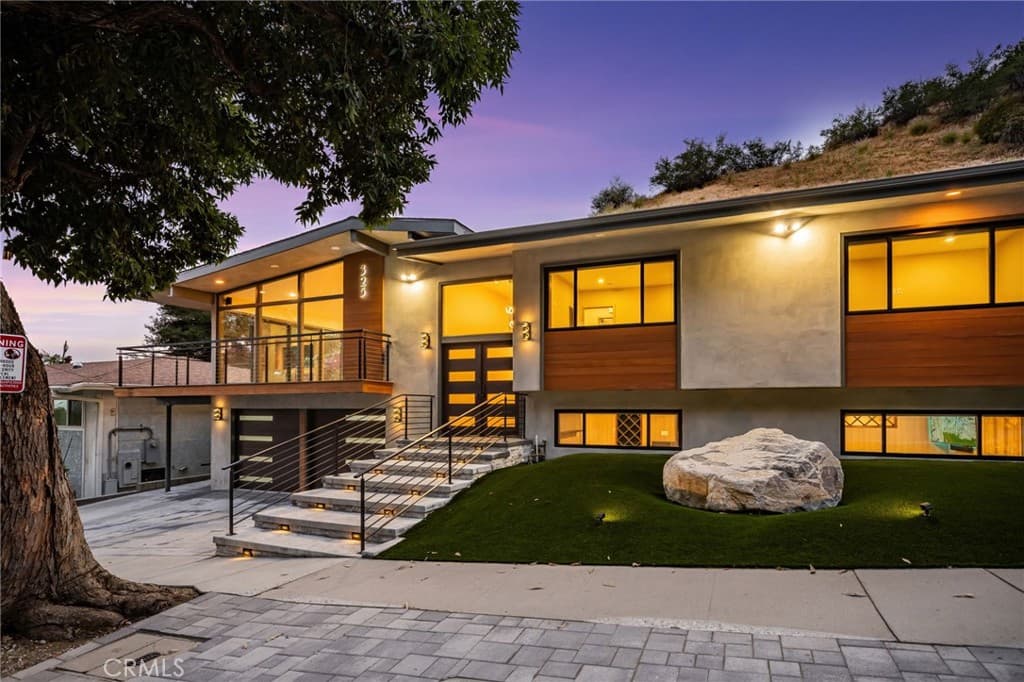 Home at 325 N Madison Avenue, Monrovia — photo 3 of 12
