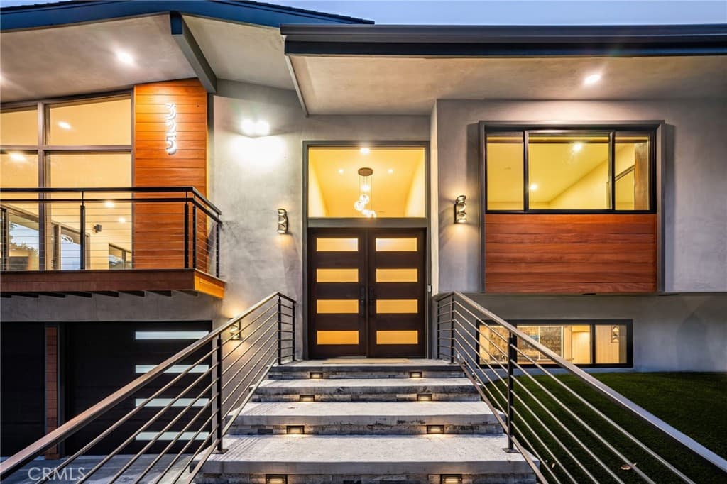 Home at 325 N Madison Avenue, Monrovia — photo 4 of 12