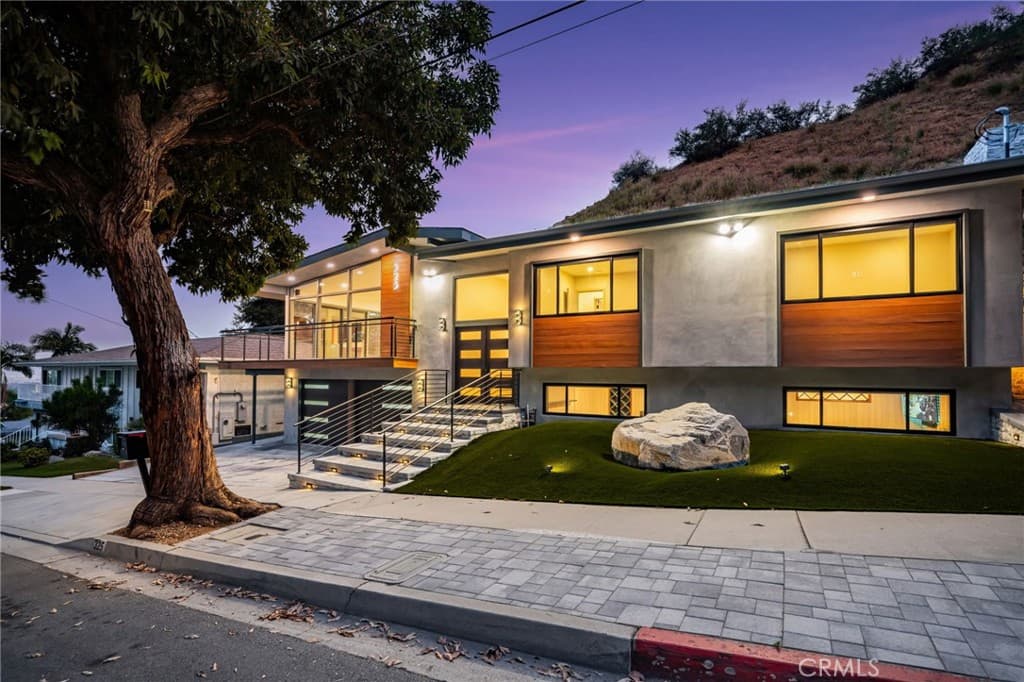 Home at 325 N Madison Avenue, Monrovia — photo 9 of 12