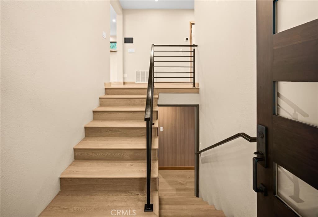 Home at 325 N Madison Avenue, Monrovia — photo 10 of 12