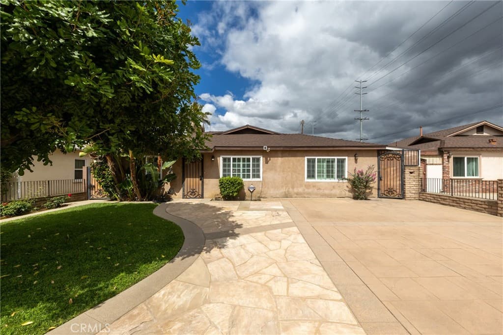 Home at 5563 N Fleetwell, Azusa — photo 2 of 12