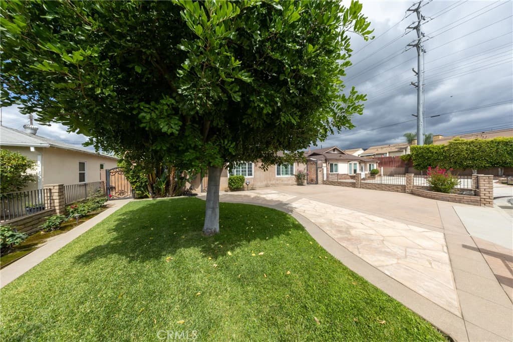 Home at 5563 N Fleetwell, Azusa — photo 3 of 12