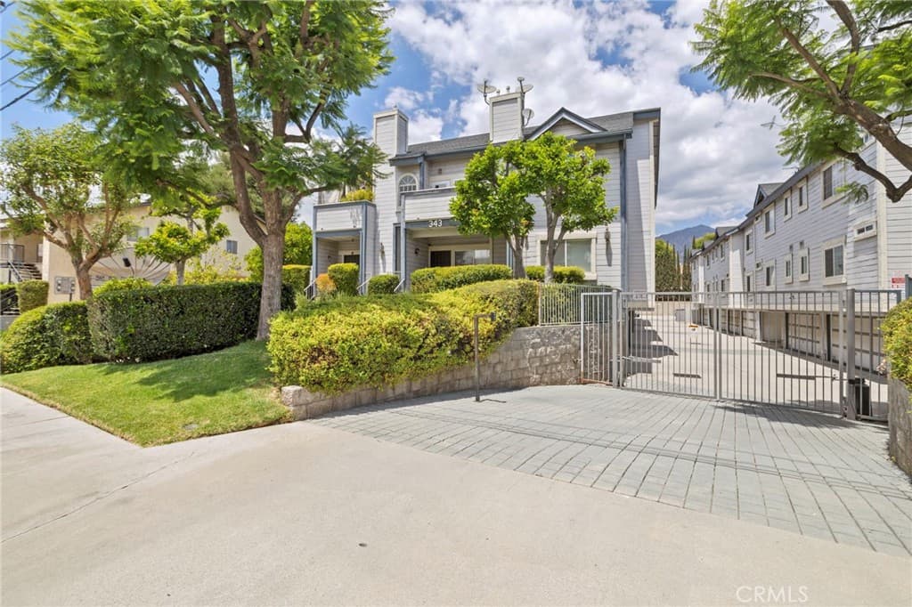 Condo at 343 W Central J, Monrovia — photo 1 of 12