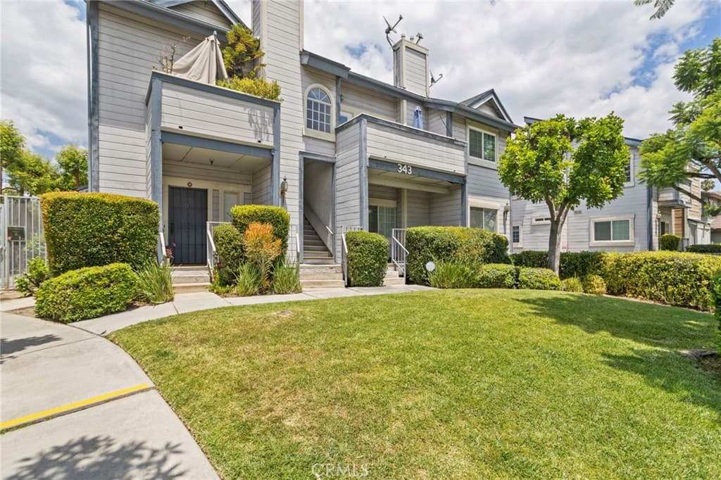 Condo at 343 W Central J, Monrovia — photo 2 of 12