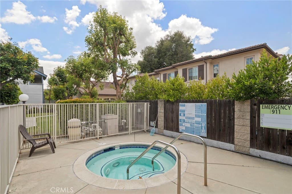 Condo at 343 W Central J, Monrovia — photo 6 of 12