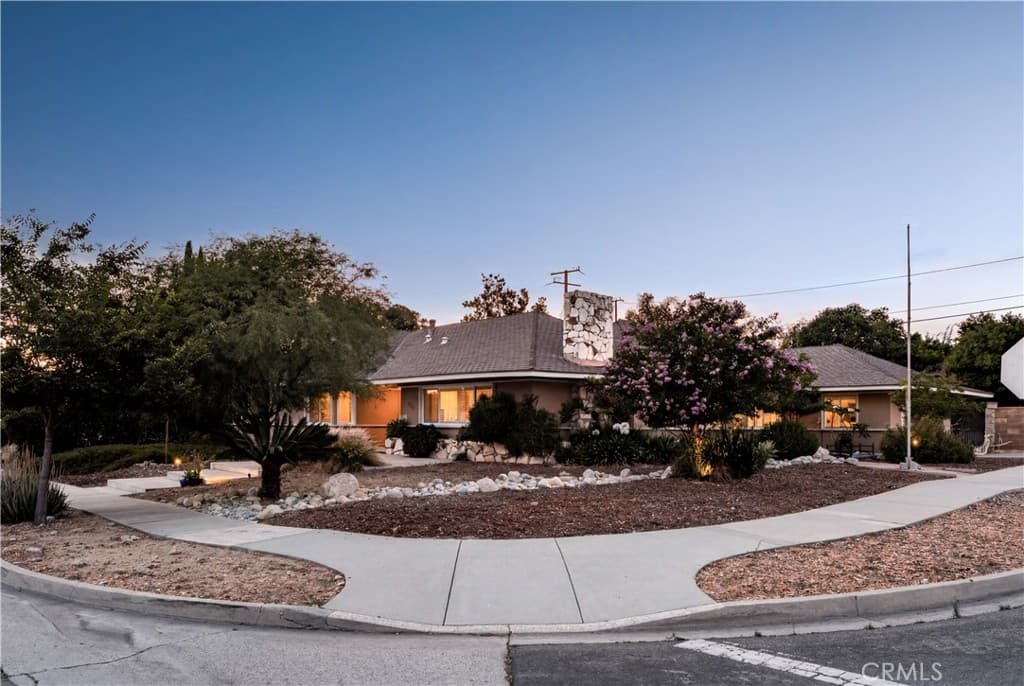 Home at 909 Reed Drive, Claremont — photo 3 of 12