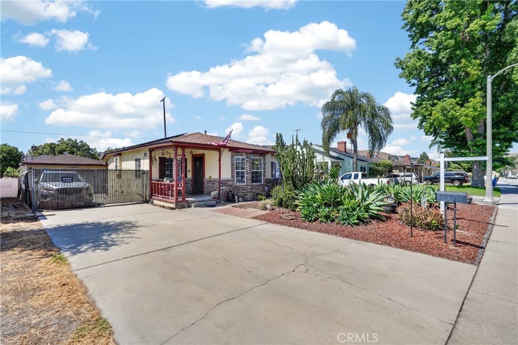 Home at 1642 Vejar, Pomona — photo 2 of 12