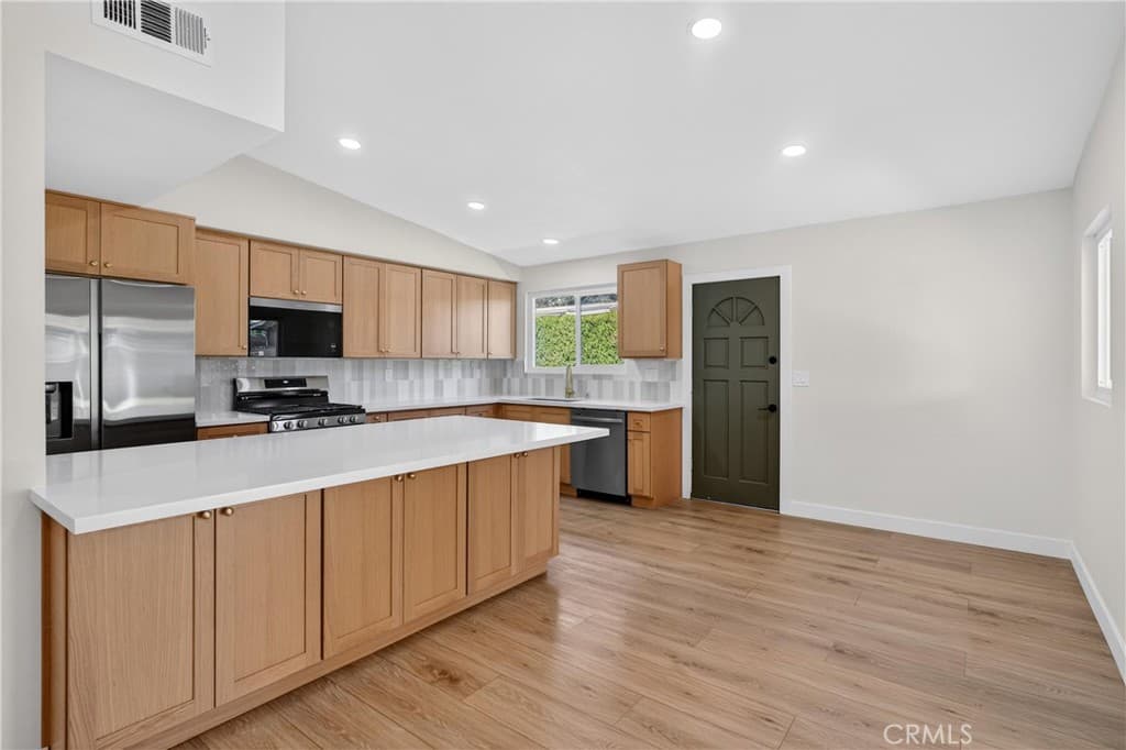 Home at 416 Mayland, La Puente — photo 2 of 12