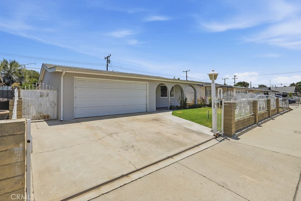 Home at 2224 Delnice Avenue, El Monte — photo 3 of 12