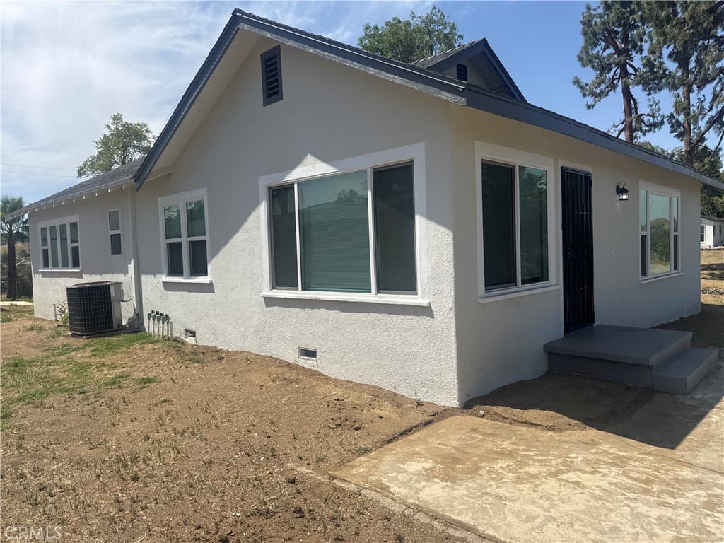 Home at 1390 Prospect, Pomona — photo 9 of 12