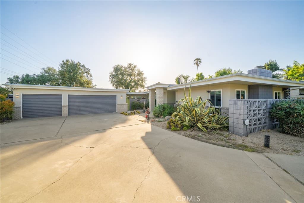 Home at 2129 N San Marcos Place, Claremont — photo 3 of 12