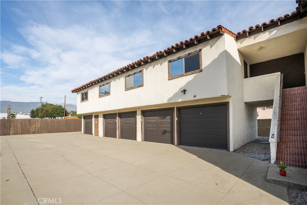 Home at 433 W Arrow, Claremont — photo 2 of 12
