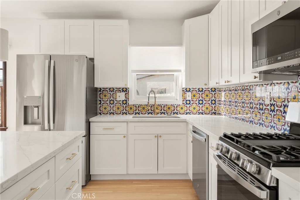Home at 433 W Arrow, Claremont — photo 5 of 12