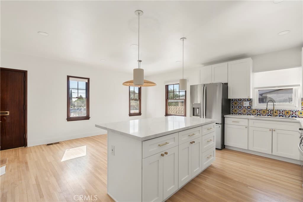 Home at 433 W Arrow, Claremont — photo 6 of 12