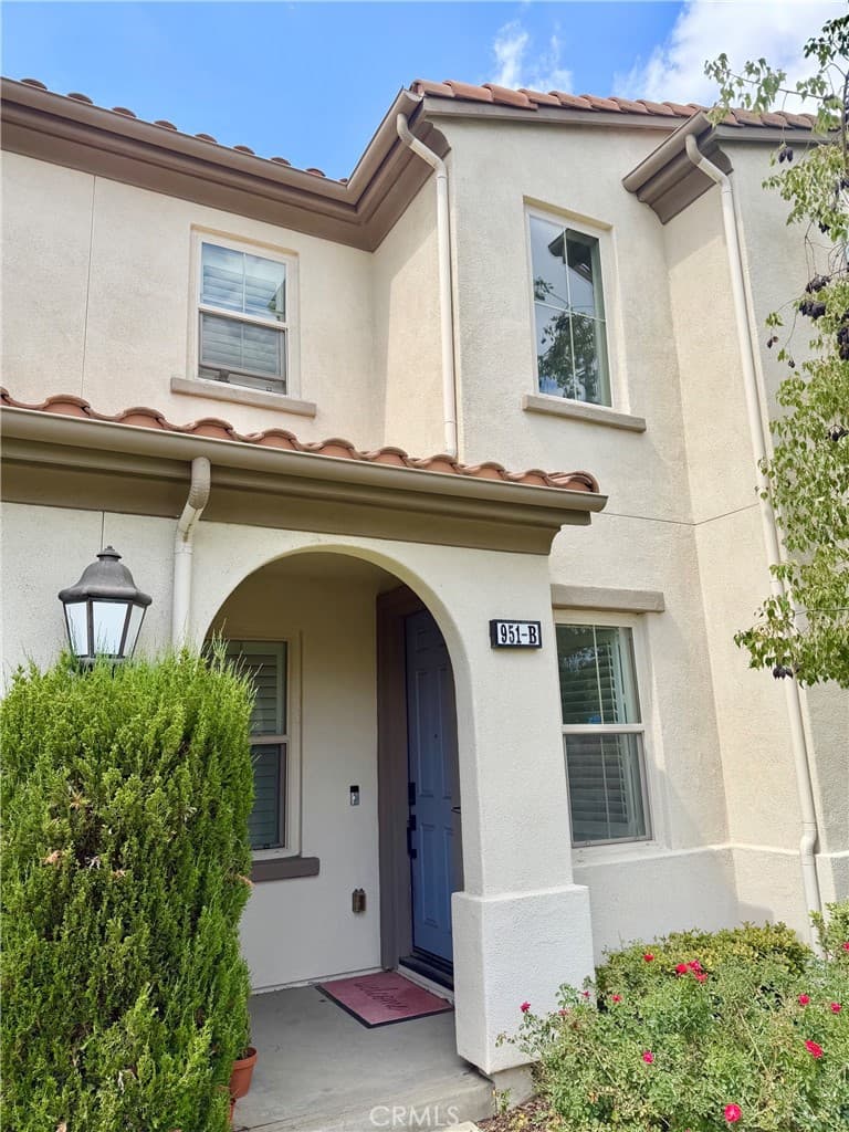 Condo at 951 N Sunrise Lane B, Azusa — photo 2 of 12