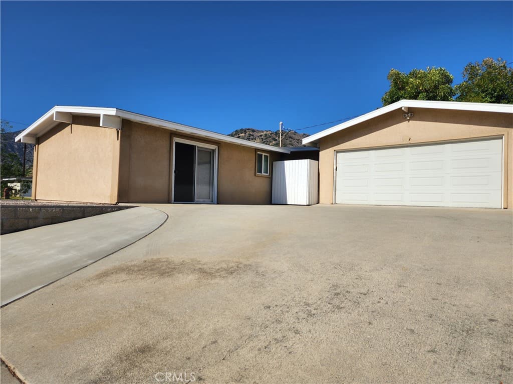Home at 330 W Channing, Azusa — photo 4 of 12