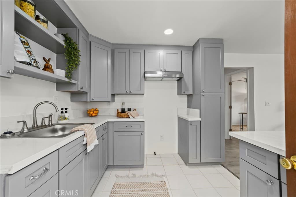 Home at 308 N Pasadena Avenue, Azusa — photo 11 of 12