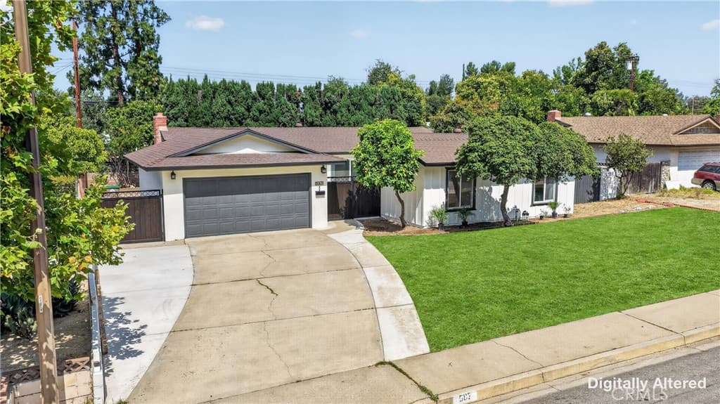 Home at 587 Sycamore Avenue, Claremont — photo 1 of 12