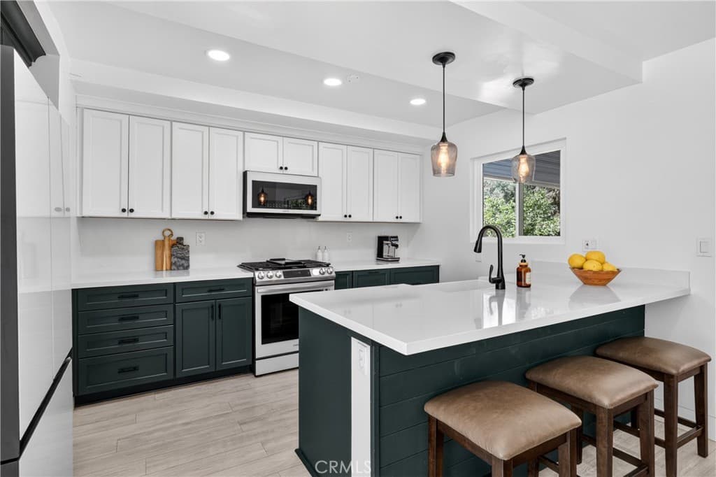 Home at 587 Sycamore Avenue, Claremont — photo 2 of 12