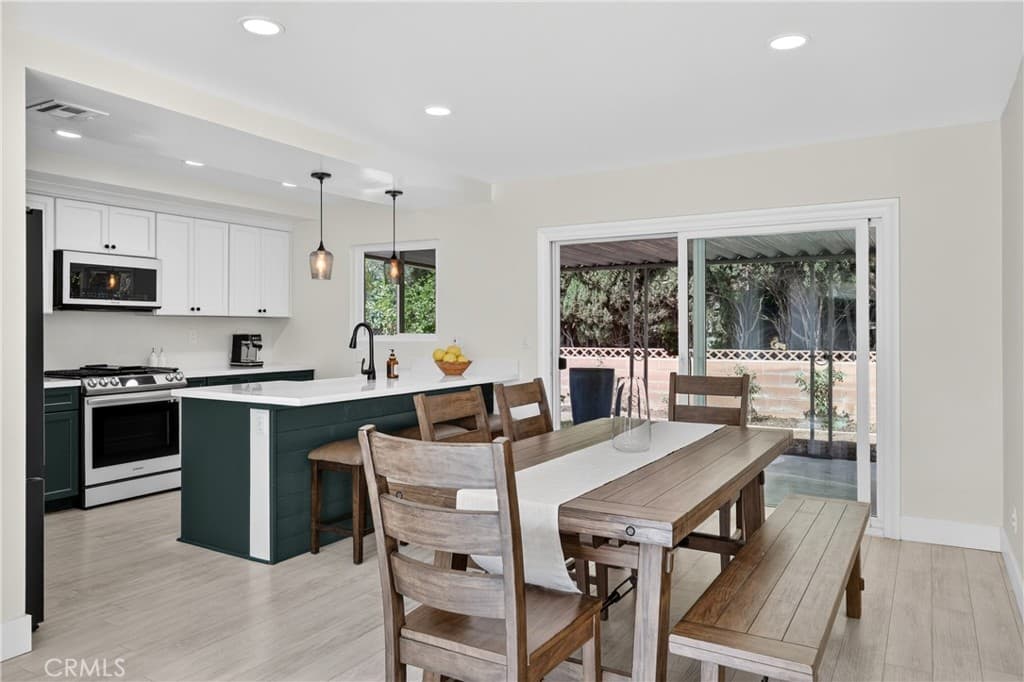 Home at 587 Sycamore Avenue, Claremont — photo 3 of 12