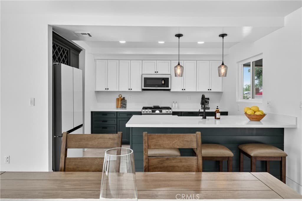 Home at 587 Sycamore Avenue, Claremont — photo 4 of 12