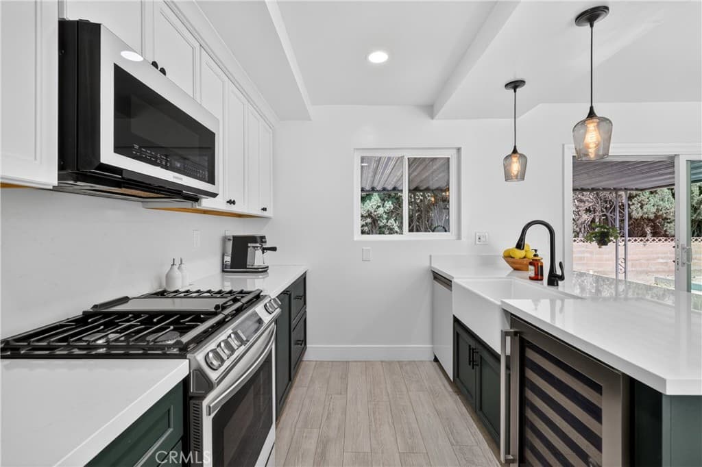 Home at 587 Sycamore Avenue, Claremont — photo 5 of 12