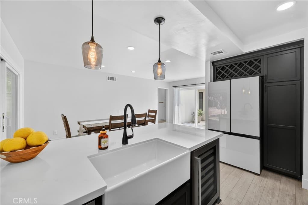 Home at 587 Sycamore Avenue, Claremont — photo 6 of 12
