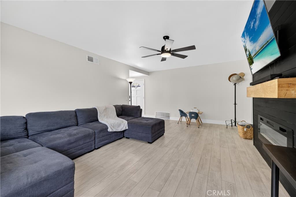 Home at 587 Sycamore Avenue, Claremont — photo 10 of 12