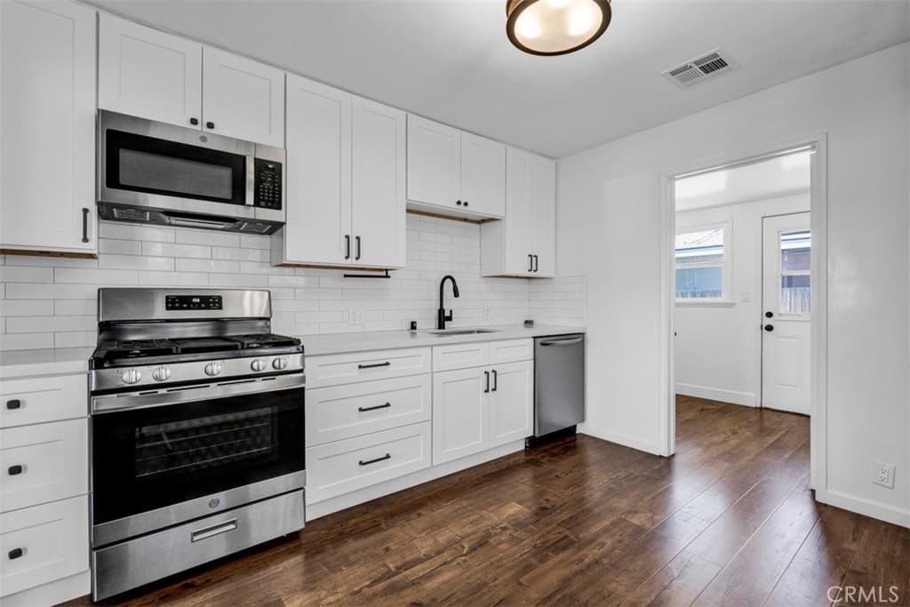 Home at 115 E Colorado, Glendora — photo 3 of 12
