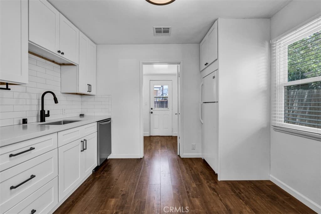 Home at 115 E Colorado, Glendora — photo 10 of 12