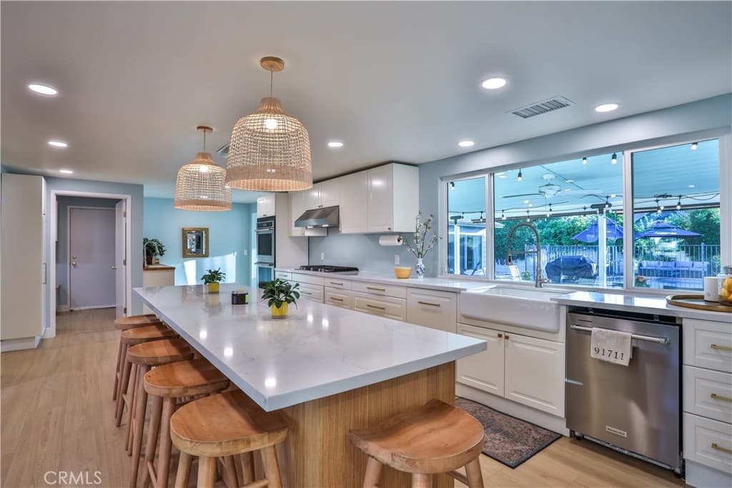 Home at 2117 Oxford Avenue, Claremont — photo 11 of 12