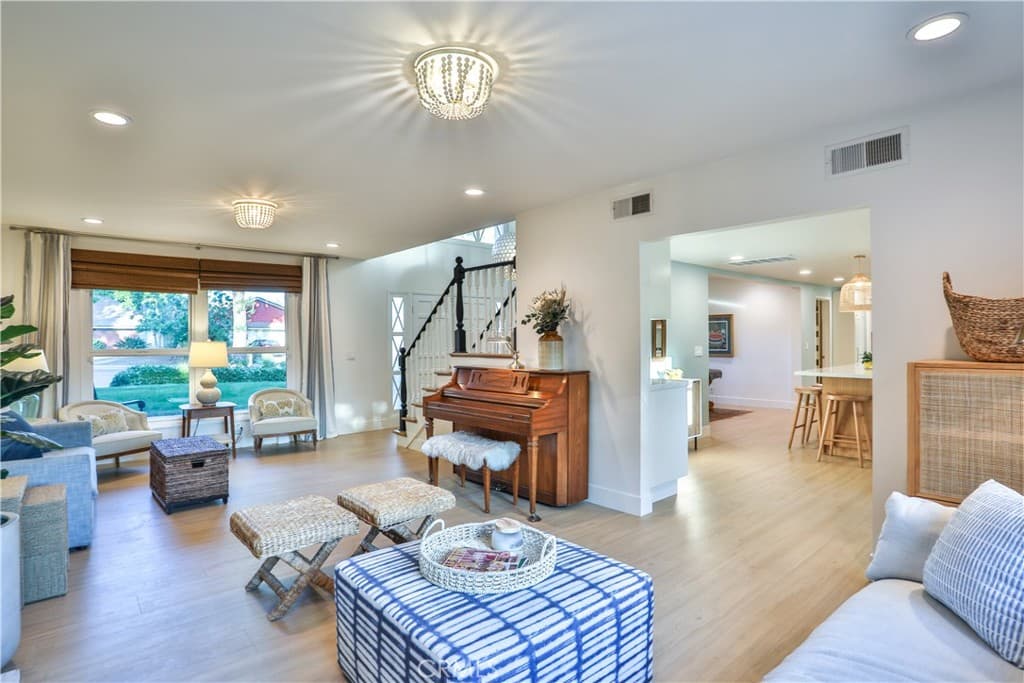 Home at 2117 Oxford Avenue, Claremont — photo 10 of 12