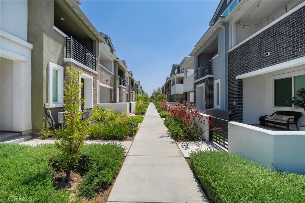 Condo at 236 lockhart Way, West Covina — photo 4 of 12