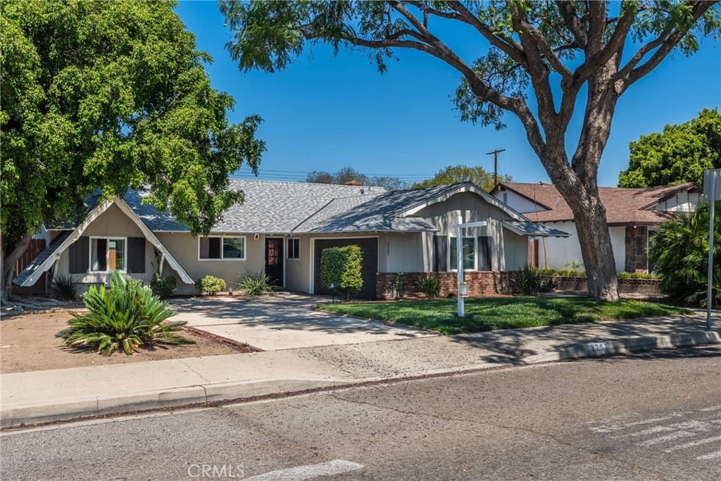 Home at 3257 Falcon Street, Pomona — photo 3 of 12