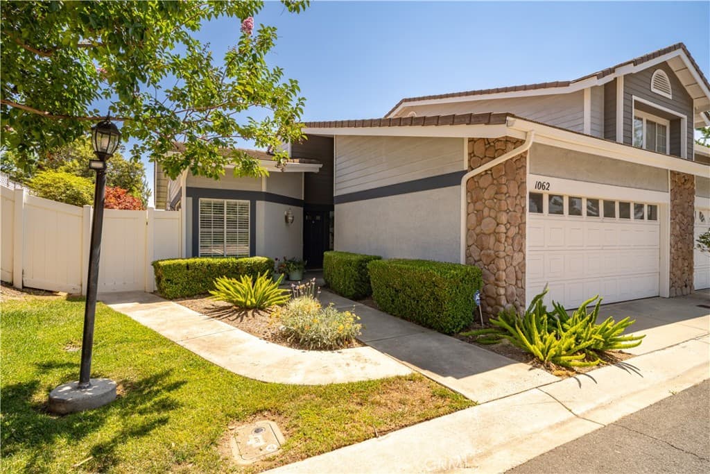 Condo at 1062 Brookfield Place 54, Glendora — photo 2 of 12