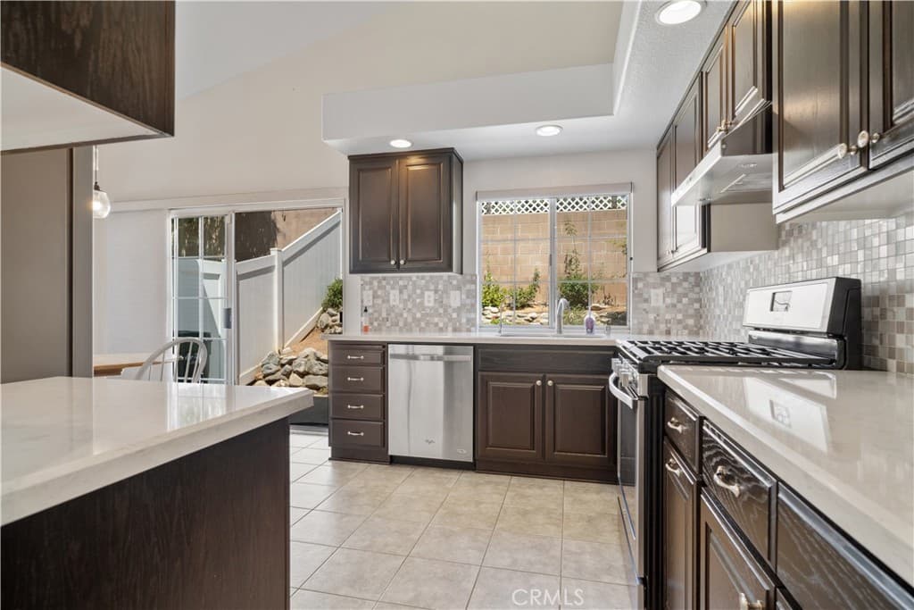 Condo at 1062 Brookfield Place 54, Glendora — photo 4 of 12