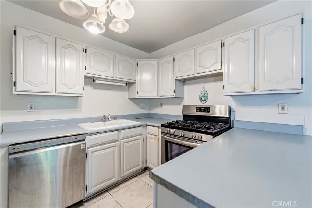 Condo at 836 E Ponderosa, Azusa — photo 10 of 12