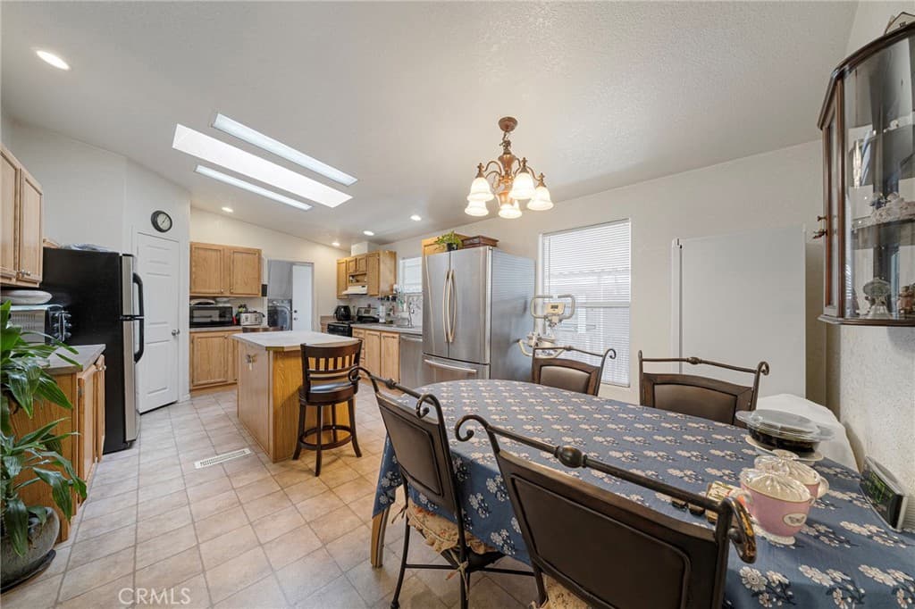 Home at 1401 W 9th 103, Pomona — photo 12 of 12